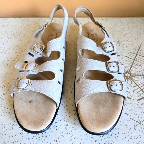 SAS Light Tan Leather Sandals with Buckles - Picture 2 of 12
